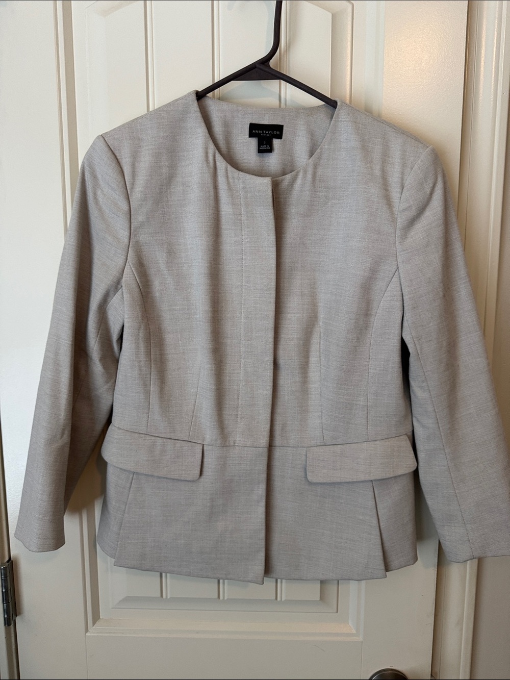 Ann Taylor Light Tan Collarless Tailored Blazer Jacket